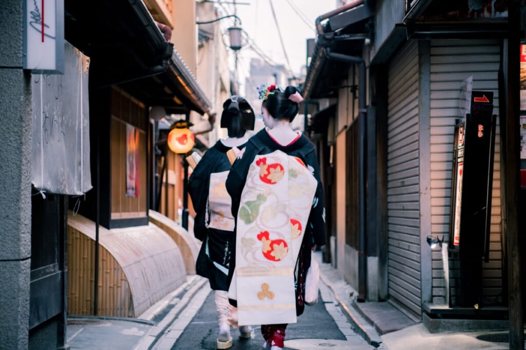 Intern Essay: 10 Unique Facts about the Japanese Market Intern Essay: 10 Unique Facts about the Japanese Market