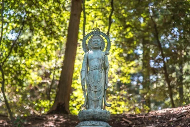 小説家が示唆する来たるべきAI 社会:人間創成のシンギュラリティに触れて 神