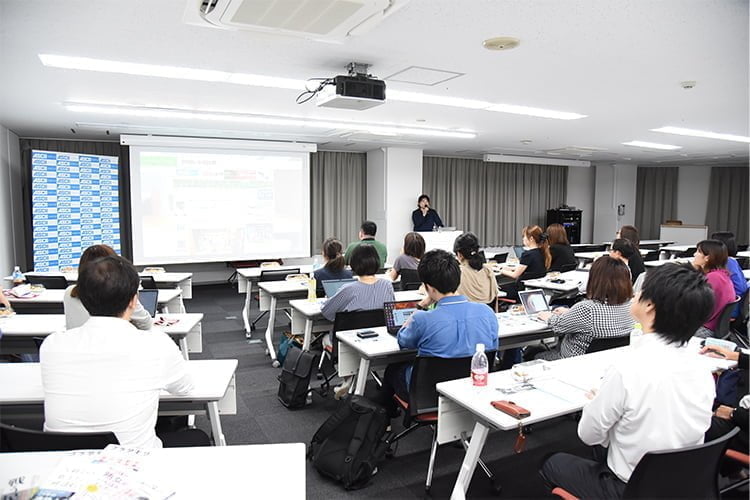 定期的に開催する広報宣伝スキルアップセミナーの様子