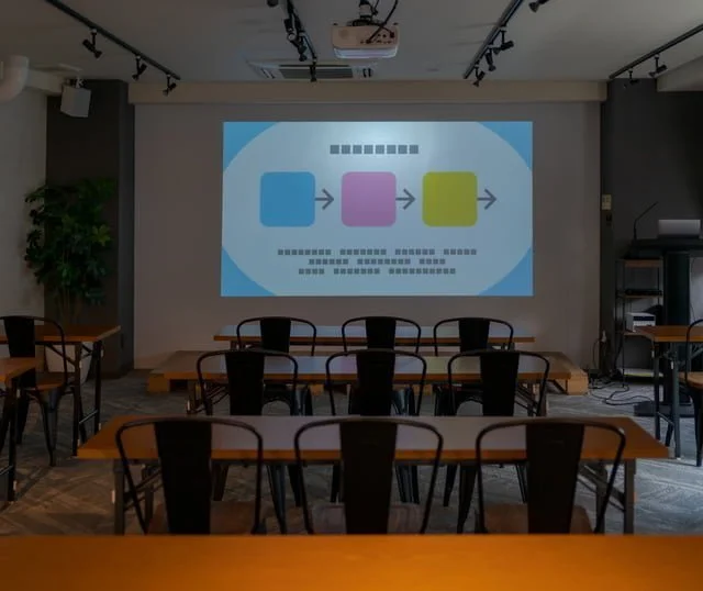 広報PR効果をメディアキット(プレスキット)とは!?最新の活用方法も教えます! プレゼン会場