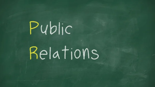 広報支援でビジネスを加速:広報支援のメリットデメリットとその選び方 Public Relationsと書かれた画像
