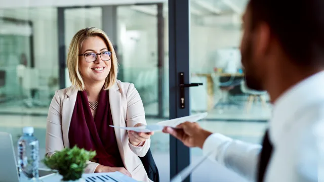 インフルエンサーマーケティングの費用を徹底解説 依頼 画像