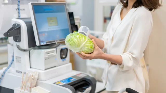 セルフレジの波:テクノロジーによる接客の新時代 自動レジ