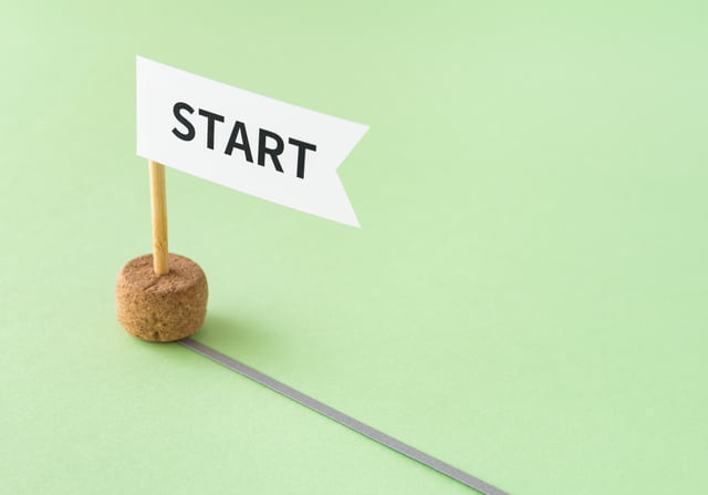 【書評】サブスクリプション・マーケティング〜モノが売れない時代の顧客との関わり方 スタートの旗